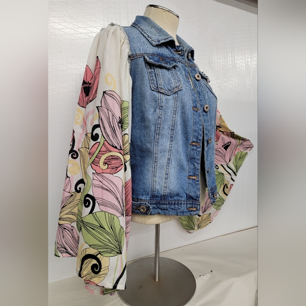 **SOLD*******Bohemian Vibe Denim Jacket With Floral Bell Sleeves Upcycled Retro - Picture 5 of 11
